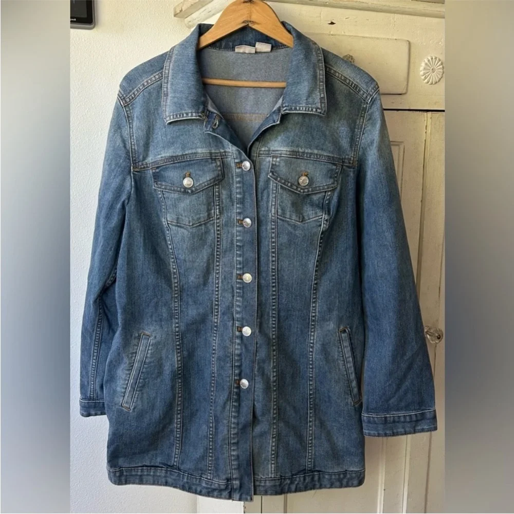 Chico's | Women’s Medium Blue Denim Long Line Button Front Jean Jacket Sz 12-14 - Picture 5 of 15